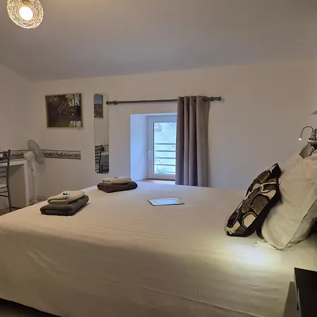 D'hote Le Clos D'audio A Bed & Breakfast