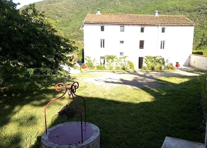 D'hote Le Clos D'audio A Bed & Breakfast